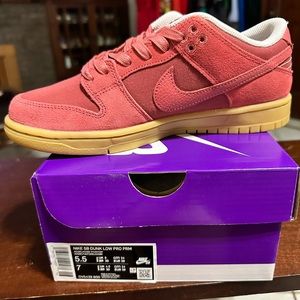 NWT Nike SB Dunk low pro ( adobe phantom )